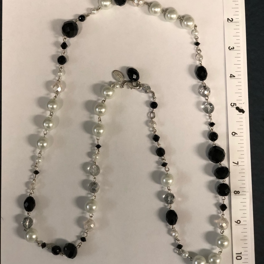 White House Black Market 36“ Long Glass necklace